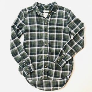 AEO Green Plaid Flannel Boyfriend Fit Button Down